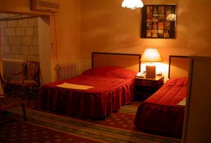 Junior double or twin with city view, king bed, private facilities (bath and shower), and breakfast